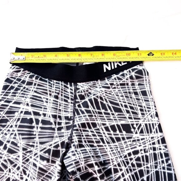 Nike Pro cool tracer print compression capri and angle graphic Capri Small - Picture 4 of 12